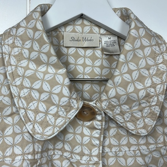 Studio Works Boxy Jacket M Tan White Floral Large Buttons 3/4 Sleeves Retro EUC - Picture 3 of 11